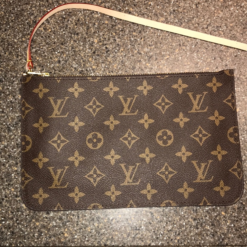 Louis Vuitton Pouch/Wristlet/Clutch